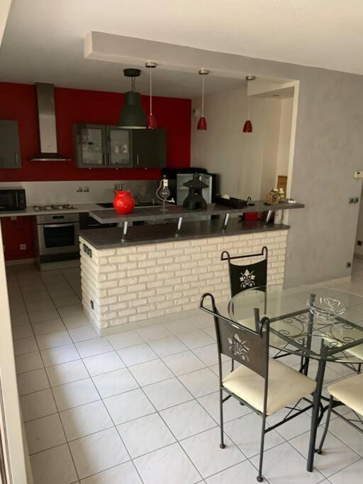 Appartement Super Arbore Avec Barbecue Et Parking Valence (Drome)